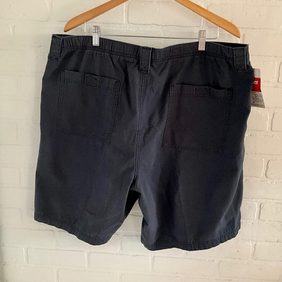 NWT Wrangler Men’s Bermuda shorts Navy Blue Utility Cargo Comfy 42 - Picture 5 of 8